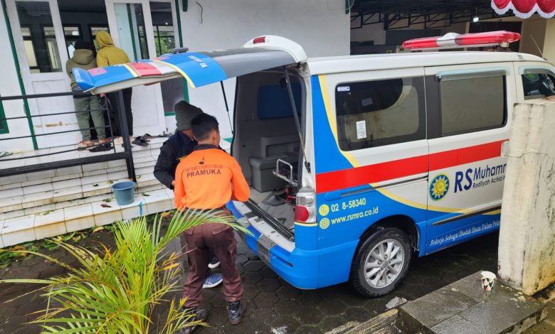 Relawan RSM Rodliyah Achid Moga dan RSM Mardhatillah Randudongkal Bergerak Cepat Bantu Korban Banjir Pemalang Selatan